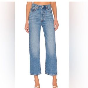 Levi’s Ribcage Straight Ankle Jeans
